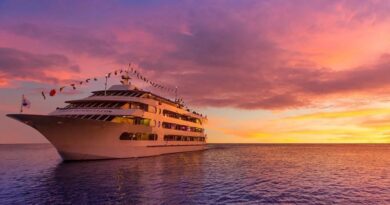 Sunset cruises in Honolulu, Hawaii