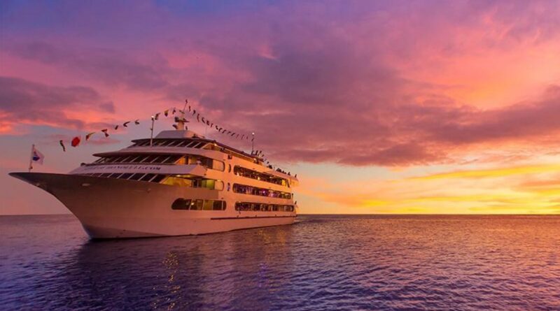 Sunset cruises in Honolulu, Hawaii