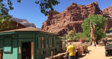 Hiking to Supai Arizona Waterfalls