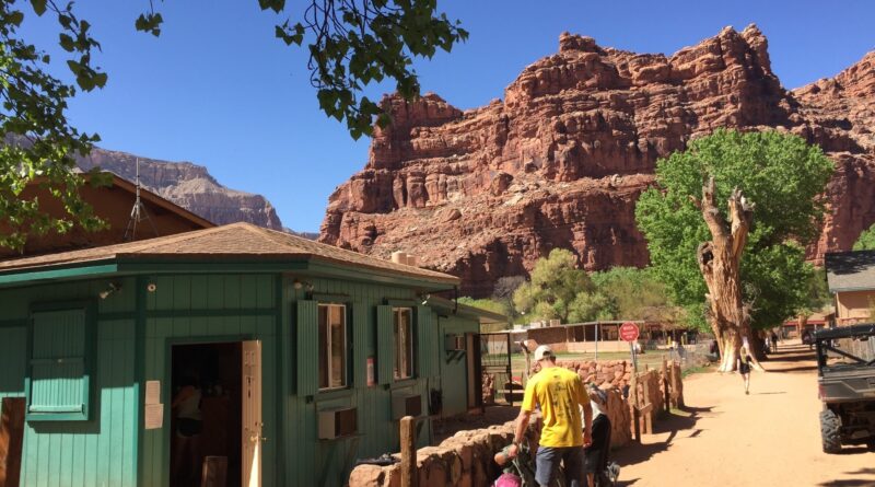 Hiking to Supai Arizona Waterfalls