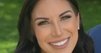 Caitlin Walch Tracey dies after falling in stairwell in Chicago, Illinois